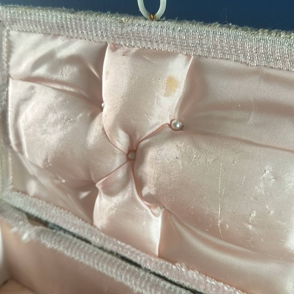Vintage Wicker Sewing Box pink floral embroidered Lid with Built-in Pin Cushion - Picture 14 of 17